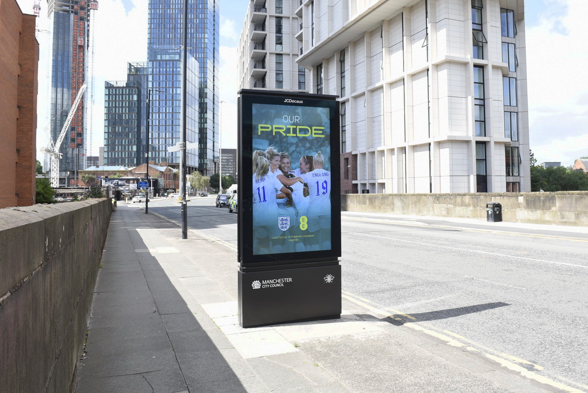 digital advertising in Manchester photos